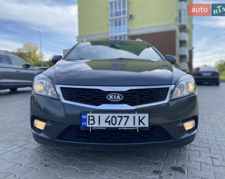 Серый Киа Сид, объемом двигателя 1.6 л и пробегом 259 тыс. км за 5700 $, фото 21 на Automoto.ua