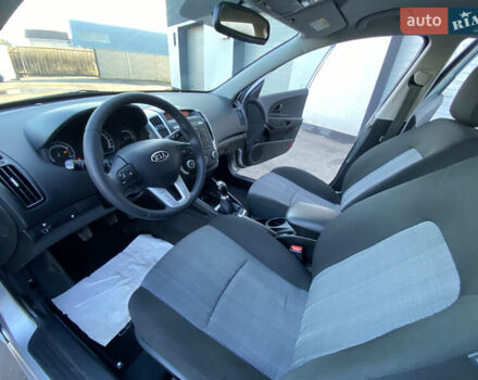 Серый Киа Сид, объемом двигателя 1.59 л и пробегом 207 тыс. км за 6499 $, фото 17 на Automoto.ua