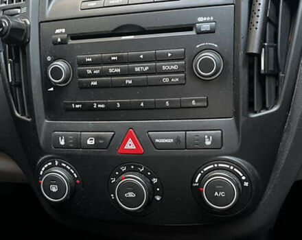 Серый Киа Сид, объемом двигателя 1.4 л и пробегом 230 тыс. км за 5200 $, фото 2 на Automoto.ua