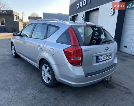 Серый Киа Сид, объемом двигателя 1.59 л и пробегом 207 тыс. км за 6499 $, фото 5 на Automoto.ua