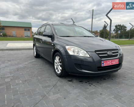 Серый Киа Сид, объемом двигателя 1.6 л и пробегом 178 тыс. км за 5899 $, фото 2 на Automoto.ua