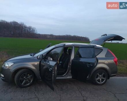 Серый Киа Сид, объемом двигателя 1.4 л и пробегом 227 тыс. км за 5800 $, фото 13 на Automoto.ua