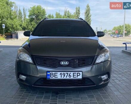 Серый Киа Сид, объемом двигателя 1.58 л и пробегом 331 тыс. км за 5999 $, фото 3 на Automoto.ua