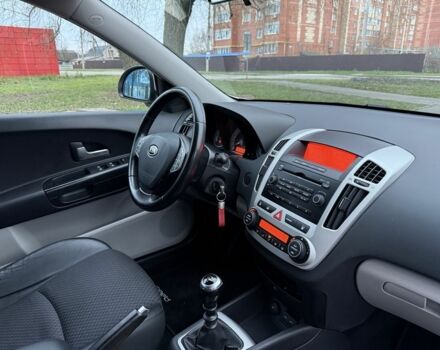 Серый Киа Сид, объемом двигателя 1.4 л и пробегом 143 тыс. км за 6500 $, фото 23 на Automoto.ua