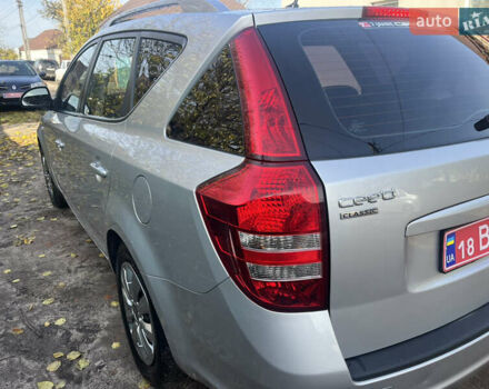 Кіа Сід 2009 у Ахтырке на Automoto.ua Сірий Кіа Сід, об'ємом двигуна 1.6 л та пробігом 226 тис. км за 6445 $, фото 17 на Automoto.ua