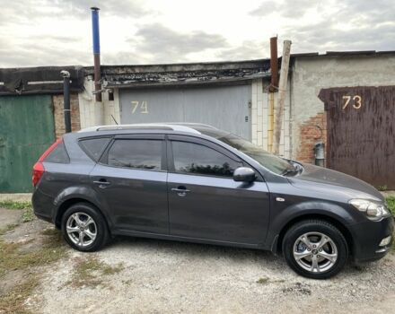 Серый Киа Сид, объемом двигателя 1.6 л и пробегом 249 тыс. км за 5700 $, фото 5 на Automoto.ua