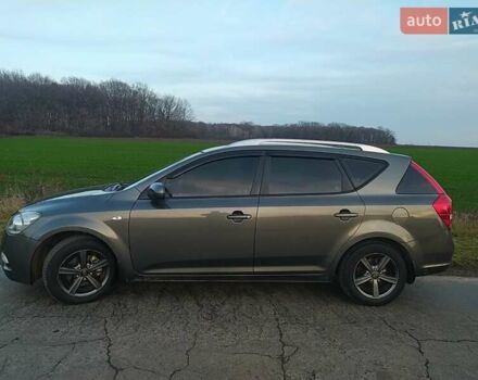 Серый Киа Сид, объемом двигателя 1.4 л и пробегом 227 тыс. км за 5800 $, фото 3 на Automoto.ua