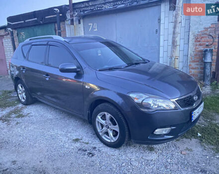 Серый Киа Сид, объемом двигателя 1.6 л и пробегом 259 тыс. км за 5700 $, фото 4 на Automoto.ua