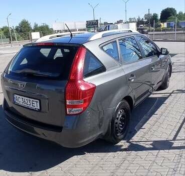 Серый Киа Сид, объемом двигателя 1.4 л и пробегом 210 тыс. км за 6300 $, фото 5 на Automoto.ua