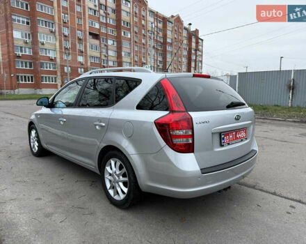 Серый Киа Сид, объемом двигателя 1.4 л и пробегом 143 тыс. км за 6500 $, фото 4 на Automoto.ua