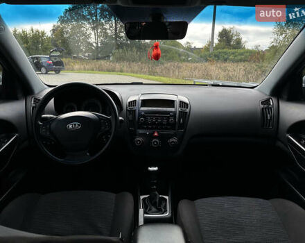 Серый Киа Сид, объемом двигателя 2.02 л и пробегом 203 тыс. км за 5300 $, фото 6 на Automoto.ua