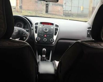 Серый Киа Сид, объемом двигателя 1.4 л и пробегом 250 тыс. км за 6300 $, фото 10 на Automoto.ua