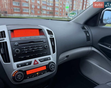 Серый Киа Сид, объемом двигателя 1.4 л и пробегом 143 тыс. км за 6500 $, фото 28 на Automoto.ua