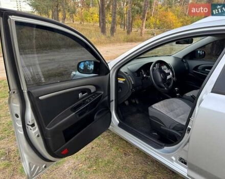 Серый Киа Сид, объемом двигателя 1.6 л и пробегом 313 тыс. км за 6500 $, фото 13 на Automoto.ua