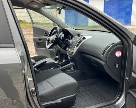 Сірий Кіа Сід, об'ємом двигуна 1.6 л та пробігом 284 тис. км за 5850 $, фото 22 на Automoto.ua