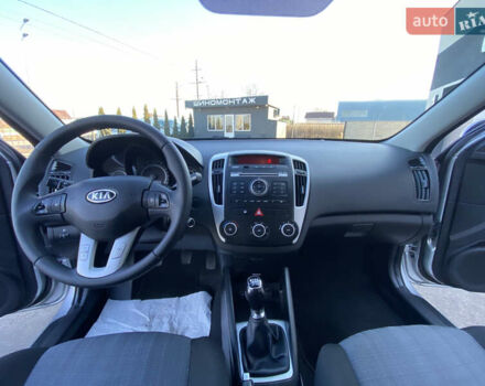 Серый Киа Сид, объемом двигателя 1.59 л и пробегом 207 тыс. км за 6499 $, фото 16 на Automoto.ua