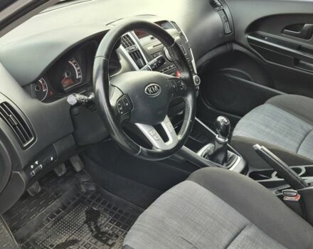 Киа Сид 2009 в Казатине на Automoto.ua Серый Киа Сид, объемом двигателя 1.4 л и пробегом 193 тыс. км за 5750 $, фото 6 на Automoto.ua