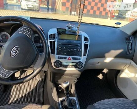 Серый Киа Сид, объемом двигателя 1.6 л и пробегом 258 тыс. км за 5600 $, фото 29 на Automoto.ua