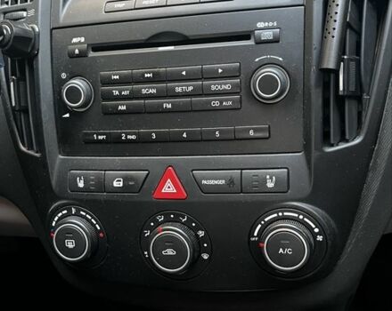Серый Киа Сид, объемом двигателя 1.4 л и пробегом 237 тыс. км за 5200 $, фото 2 на Automoto.ua