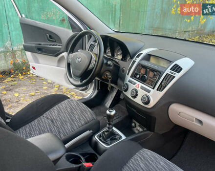 Кіа Сід 2009 у Ахтырке на Automoto.ua Сірий Кіа Сід, об'ємом двигуна 1.6 л та пробігом 226 тис. км за 6445 $, фото 48 на Automoto.ua