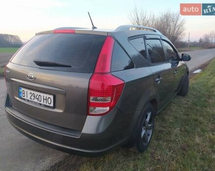 Серый Киа Сид, объемом двигателя 1.4 л и пробегом 227 тыс. км за 5800 $, фото 12 на Automoto.ua