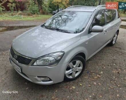 Серый Киа Сид, объемом двигателя 1.58 л и пробегом 287 тыс. км за 7100 $, фото 4 на Automoto.ua