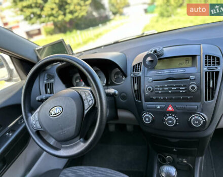 Сірий Кіа Сід, об'ємом двигуна 1.6 л та пробігом 89 тис. км за 7000 $, фото 17 на Automoto.ua