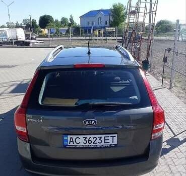 Серый Киа Сид, объемом двигателя 1.4 л и пробегом 210 тыс. км за 6300 $, фото 8 на Automoto.ua