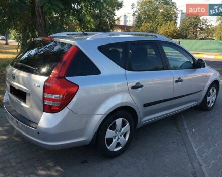Серый Киа Сид, объемом двигателя 1.6 л и пробегом 200 тыс. км за 6300 $, фото 4 на Automoto.ua