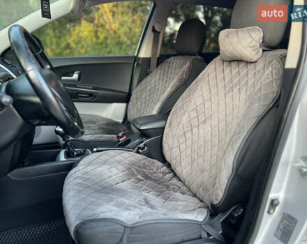 Серый Киа Сид, объемом двигателя 1.6 л и пробегом 263 тыс. км за 5999 $, фото 31 на Automoto.ua