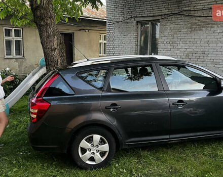 Серый Киа Сид, объемом двигателя 1.4 л и пробегом 230 тыс. км за 5200 $, фото 15 на Automoto.ua