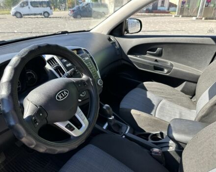 Серый Киа Сид, объемом двигателя 1.4 л и пробегом 205 тыс. км за 5800 $, фото 6 на Automoto.ua