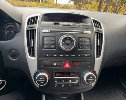 Серый Киа Сид, объемом двигателя 1.6 л и пробегом 313 тыс. км за 6500 $, фото 16 на Automoto.ua