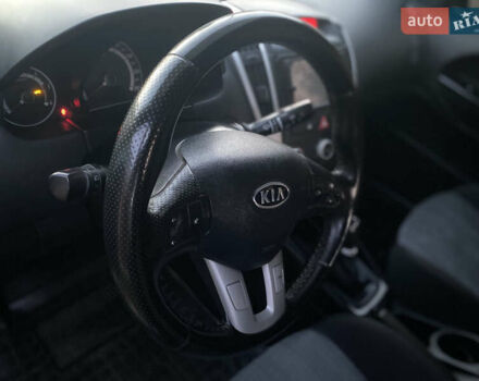 Серый Киа Сид, объемом двигателя 1.6 л и пробегом 259 тыс. км за 5700 $, фото 13 на Automoto.ua