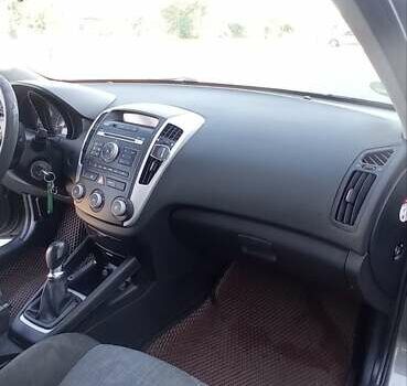 Серый Киа Сид, объемом двигателя 1.4 л и пробегом 210 тыс. км за 6300 $, фото 20 на Automoto.ua