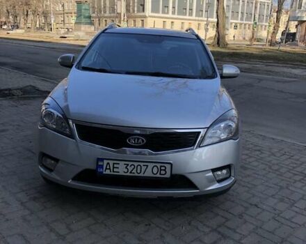 Серый Киа Сид, объемом двигателя 0 л и пробегом 142 тыс. км за 7000 $, фото 2 на Automoto.ua