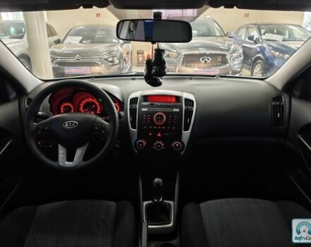 Серый Киа Сид, объемом двигателя 1.4 л и пробегом 183 тыс. км за 6700 $, фото 9 на Automoto.ua