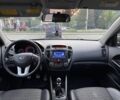 Серый Киа Сид, объемом двигателя 1.6 л и пробегом 250 тыс. км за 5800 $, фото 3 на Automoto.ua