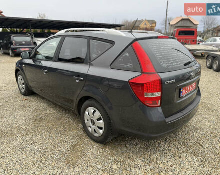 Серый Киа Сид, объемом двигателя 1.4 л и пробегом 250 тыс. км за 4999 $, фото 2 на Automoto.ua