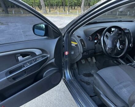 Сірий Кіа Сід, об'ємом двигуна 1.6 л та пробігом 275 тис. км за 6650 $, фото 1 на Automoto.ua