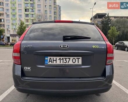 Серый Киа Сид, объемом двигателя 1.6 л и пробегом 250 тыс. км за 6500 $, фото 6 на Automoto.ua