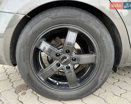 Серый Киа Сид, объемом двигателя 1.6 л и пробегом 276 тыс. км за 6700 $, фото 41 на Automoto.ua
