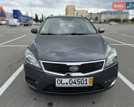Серый Киа Сид, объемом двигателя 1.4 л и пробегом 210 тыс. км за 5900 $, фото 5 на Automoto.ua