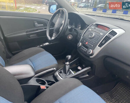 Сірий Кіа Сід, об'ємом двигуна 1.58 л та пробігом 284 тис. км за 5600 $, фото 4 на Automoto.ua