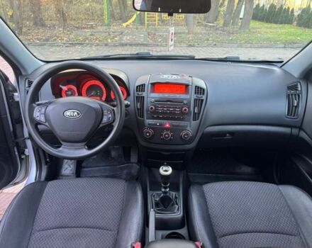 Серый Киа Сид, объемом двигателя 2 л и пробегом 297 тыс. км за 3750 $, фото 6 на Automoto.ua