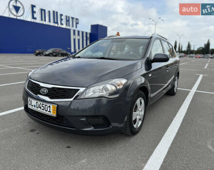 Серый Киа Сид, объемом двигателя 1.4 л и пробегом 210 тыс. км за 5900 $, фото 2 на Automoto.ua