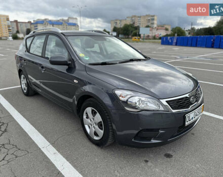 Серый Киа Сид, объемом двигателя 1.4 л и пробегом 210 тыс. км за 5900 $, фото 1 на Automoto.ua