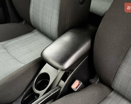 Серый Киа Сид, объемом двигателя 1.6 л и пробегом 263 тыс. км за 6750 $, фото 26 на Automoto.ua