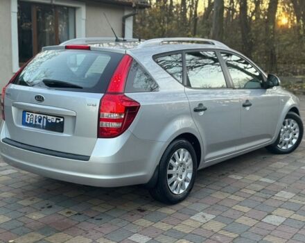 Серый Киа Сид, объемом двигателя 2 л и пробегом 297 тыс. км за 3750 $, фото 2 на Automoto.ua