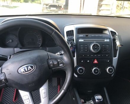 Серый Киа Сид, объемом двигателя 1.6 л и пробегом 225 тыс. км за 6000 $, фото 3 на Automoto.ua